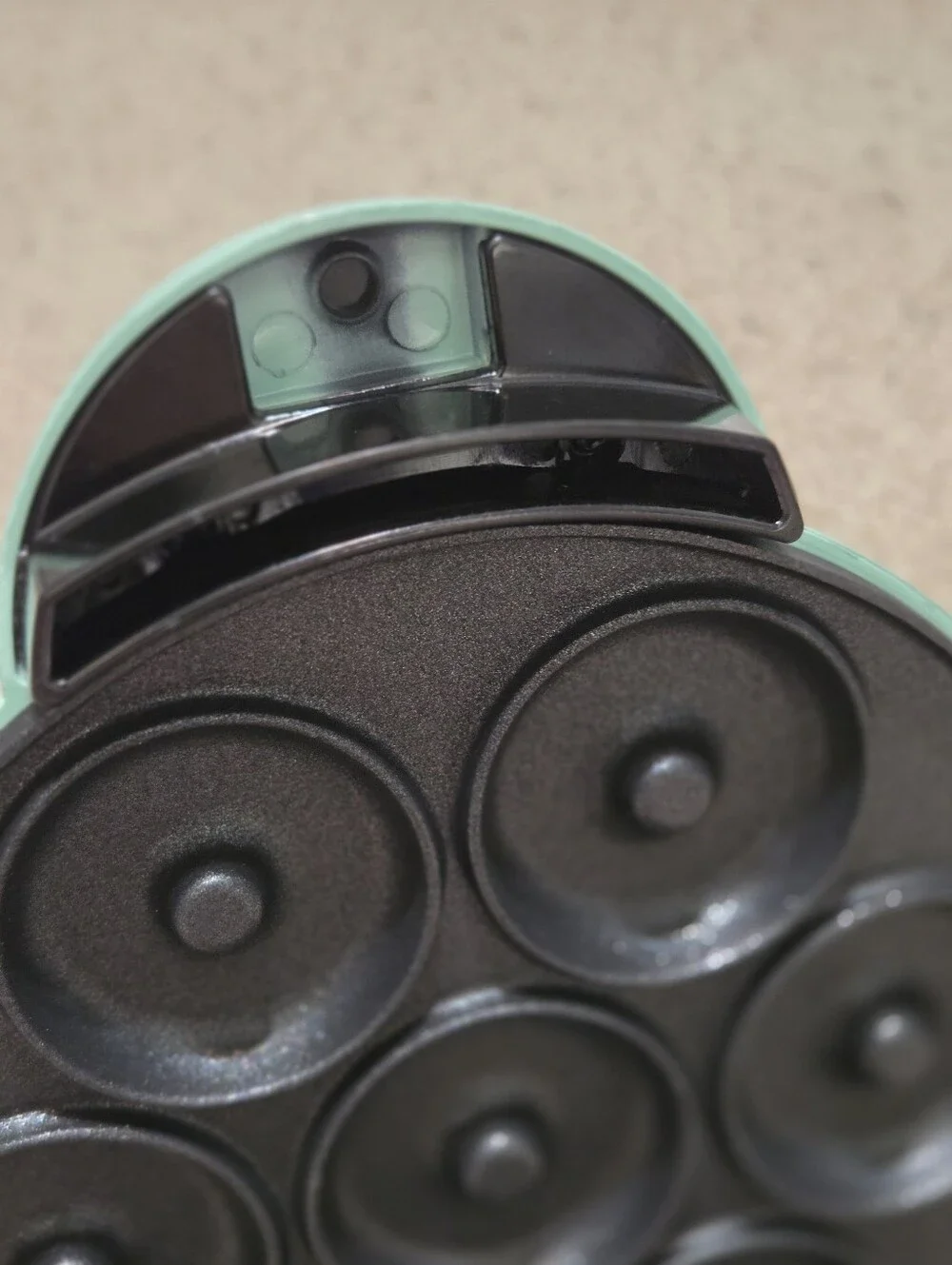 Dash Mini Donut Maker in Mint
